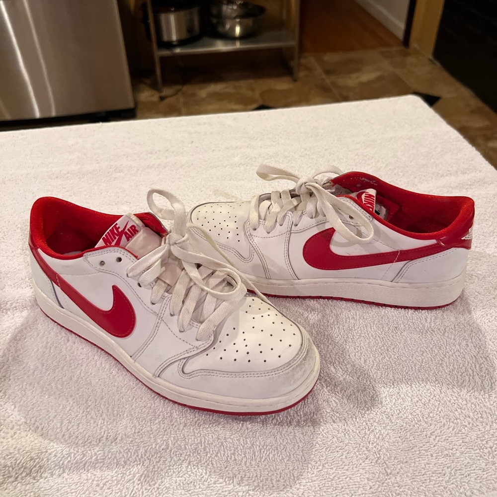 Boys 6.5 Nike shoe